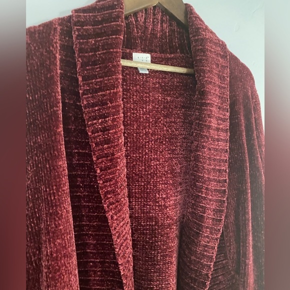 A new day - Ruby Red Soft Woven Cardigan - Picture 2 of 9